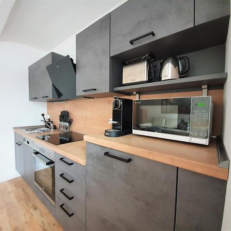 Pb Ferienwohnungen - Fewo 1 - Stilvoll Eingerichtetes Apartment Im Herzen Senftenbergs Eksteriør bilde