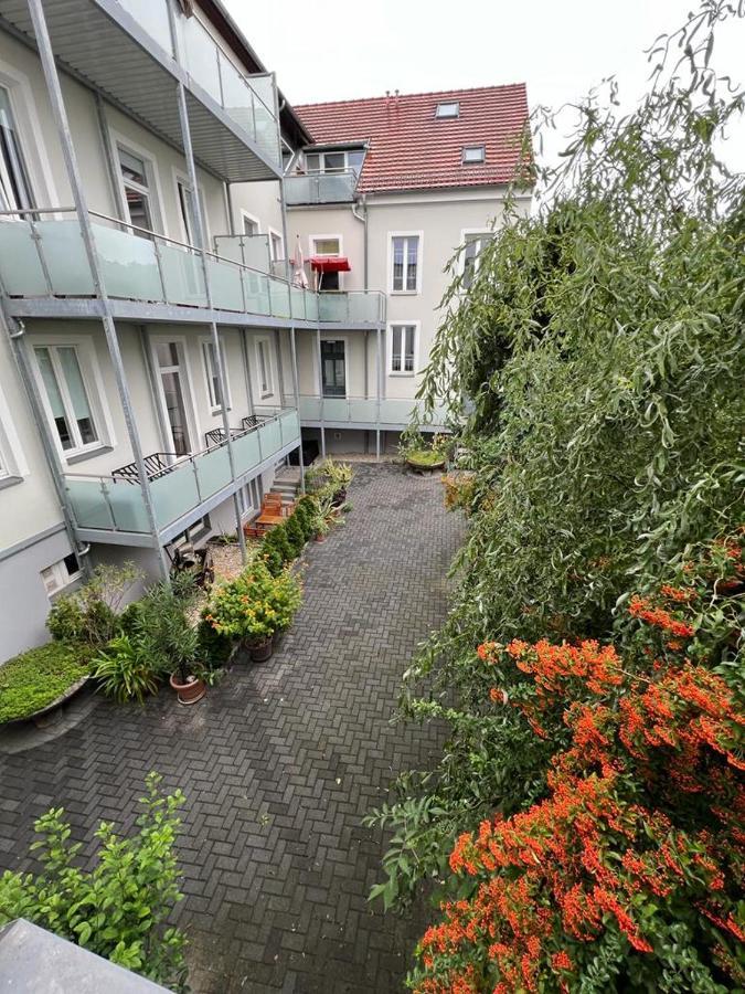 Pb Ferienwohnungen - Fewo 1 - Stilvoll Eingerichtetes Apartment Im Herzen Senftenbergs Eksteriør bilde